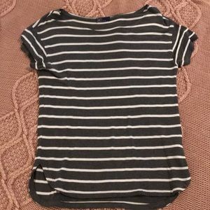 SOLD - Gap flowy tee